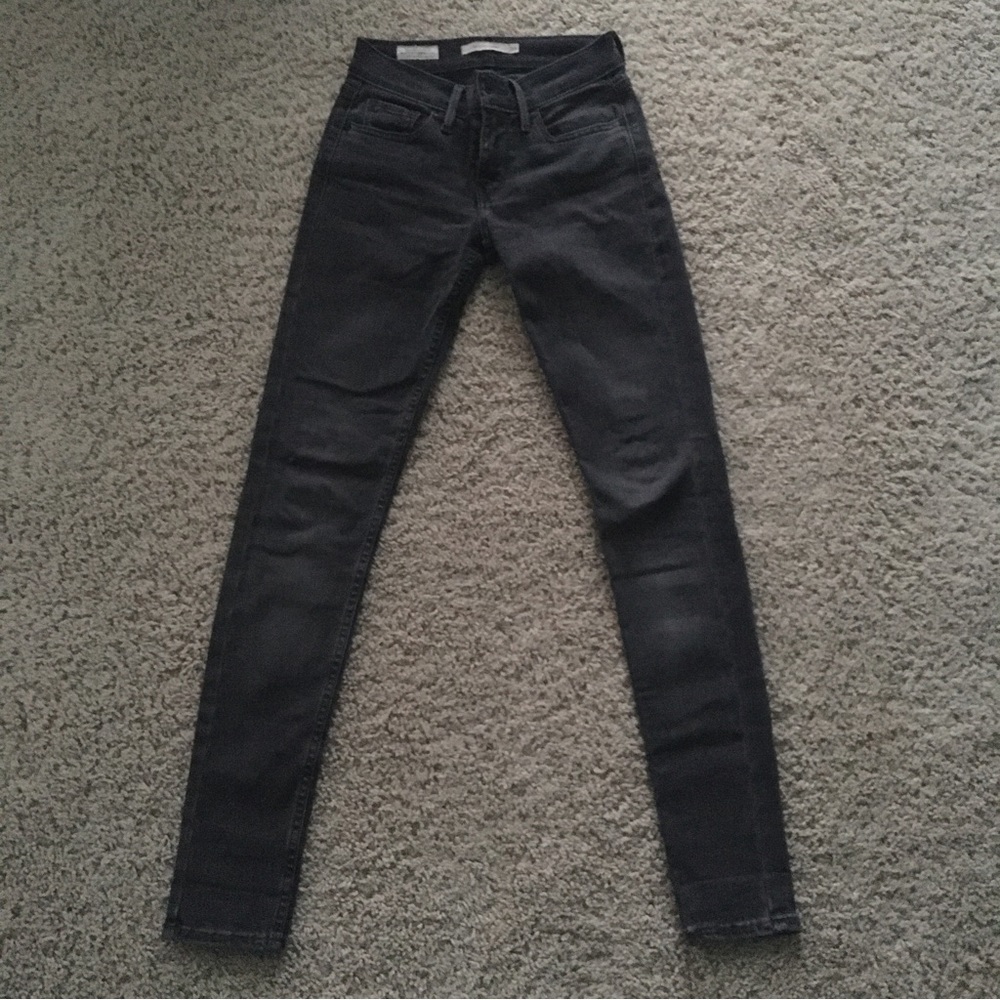 LEVI’S 710 Super Skinny 24x30